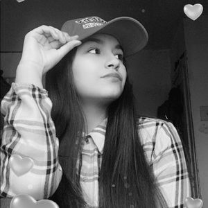 Meet your Posher, Ana